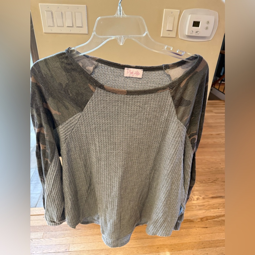 Pink Lily Camo Patchwork Waffle Knit Long Sleeve Top Gray Camo– Size L